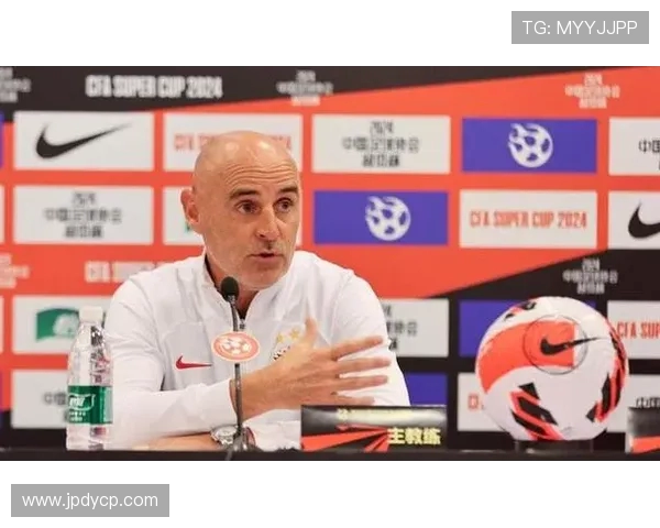 穆斯卡特表示下半场形势复杂但称赞球员拼尽全力展现团队精神